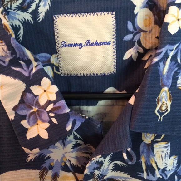 Other - Tommy Bahama Button-Down